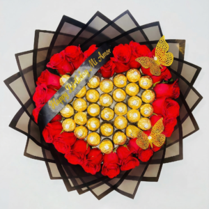 gran corazón imperial de lujo: rosas rojas, ferrero rocher y mariposas doradas