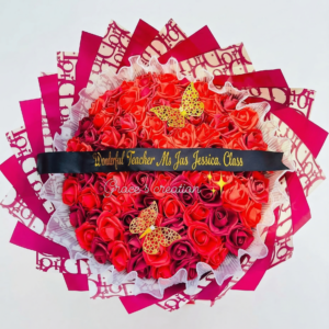 bouquet "maestra estrella" – edición lujo en rojo pasión & mariposas de oro