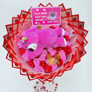 bouquet premium "dulce pasión lotso" con rosas eternas y mariposas doradas